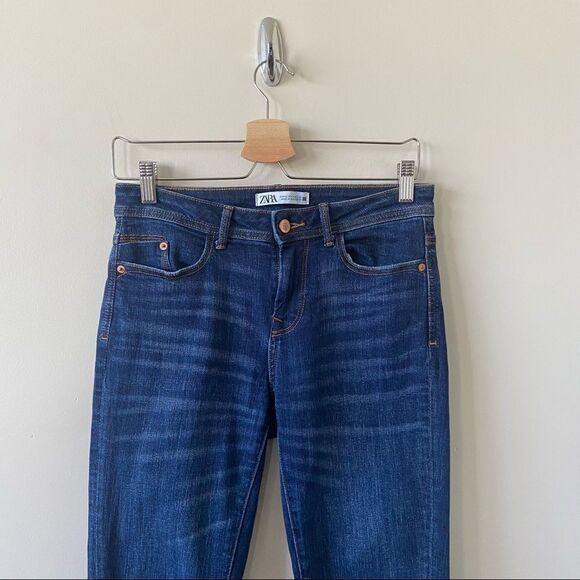 Zara-medium Wash Mid-Rise Distressed Raw Hem Skinny Jeans (Size:4US) - Picture 5 of 10